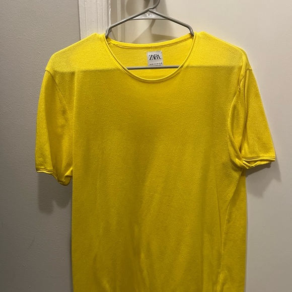 Men’s Yellow Short-Sleeve ZARA Sweater - Picture 3 of 4
